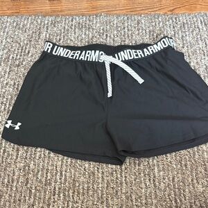 girls under armour shorts/ size XL
